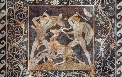 Hirvenmetsästys mosaiikki, Aleksanteri Suuri ja Hephestion (Hephaestion), Pella, Kreikka, 330-300 eKr. (mosaiikki) tekijältä Greek School