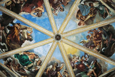 Pier Francesco Mazzucchellin, Morazzonen (1573-1626) ja Giovanni Francesco Barbierin, Guercinon (1591-1666) freskot, Piacenzan katedraalin sisustus, Emilia-Romagna, Italia tekijältä Guercino