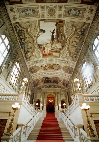 Wienin Burgtheater (Hoviteatteri), portaikko (vasemmalla): Taorminan teatteri tekijältä Gustav Klimt