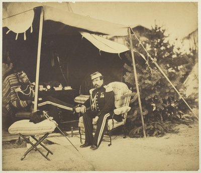 Upseerit istuvat teltassa Camp de Châlonsissa tekijältä Gustave Le Gray