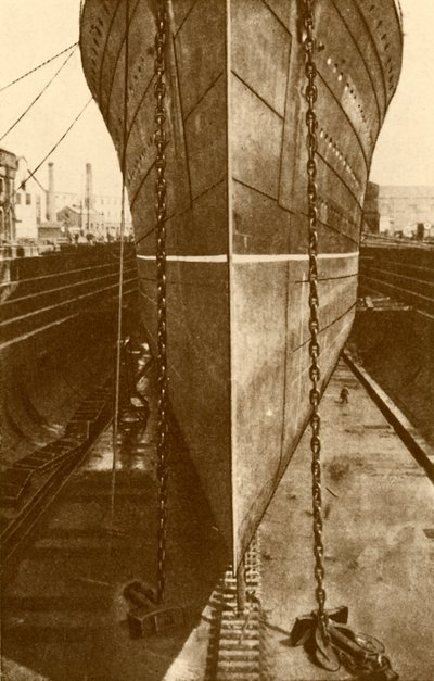 Mauretania kuivatelakalla, vuodelta 1930. tekijältä H. Aslin