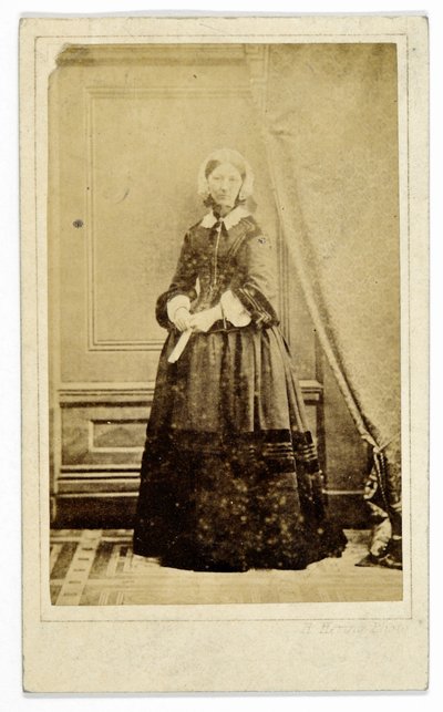 Carte-de-visite Florence Nightingalessa, n. 1858 (bw kuva) tekijältä H. Hering
