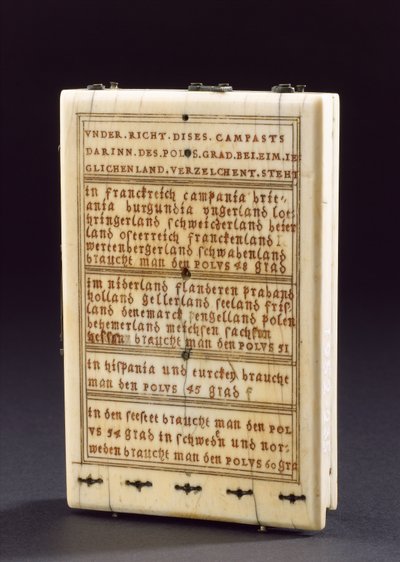 Tablettikompassi aurinkokello, Nurenberg, 1574 (katso myös 259577-78 ja 259580) tekijältä Hans Ducher