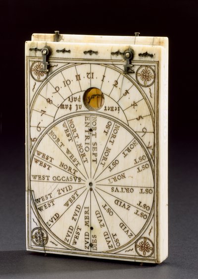 Tablettikompassi aurinkokello, Nurenberg, 1574 (katso myös 259577 ja 259579-80) tekijältä Hans Ducher