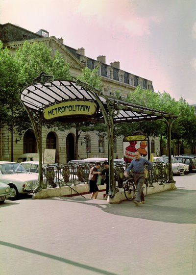 Näkymä Hotel de Ville Metropolitainin sisäänkäynnistä, 1899-1904 tekijältä Hector Guimard