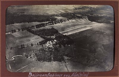 Ensimmäinen maailmansota: "Ukraina vuosina 1914-1916 Saksan armeijan hyökkäyksen aikana. Ilmakuva (mv/w valokuva) tekijältä Heldenfriedhof Dsessentniki (attr. to)