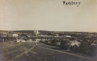 Ensimmäinen maailmansota: "Ukraina vuosina 1914-1916 Saksan armeijan hyökkäyksen aikana. Näkymä Rakitnoesta (m/w kuva) tekijältä Heldenfriedhof Dsessentniki (attr. to)