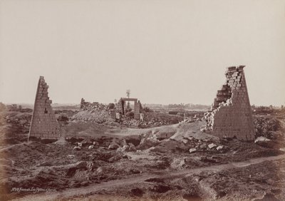 Karnak, Horuksen pylväät tekijältä Henri Béchard
