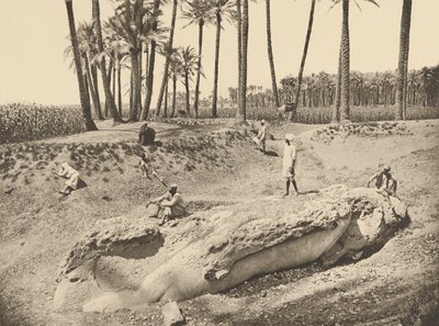 Makuuasennossa olevan Sesostrisin patsas (Saqqara) tekijältä Henri Béchard
