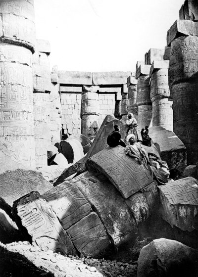 Temppelin sisustus, Karnak, Nubia, Egypti, 1887 tekijältä Georges Henri Bechard