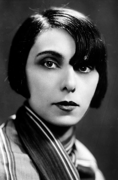Ranskalaisen kirjailijan Mme Balkisin muotokuva. tekijältä Henri Manuel