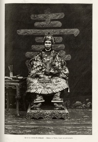 Kuningas Dong Khanhin (1864-1889) muotokuva Annamin keisarista seremoniapuvussa. Thiriatin kaiverrus havainnollistamaan tohtori Charles Edouard Hocquardin (1853-1911) tarinaa "" Trente mois au Tonkin"" vuonna 1885 Le tour du mondessa, nouveau journal des v tekijältä Henri Thiriat