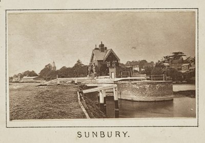 Sunbury tekijältä Henry W. Taunt