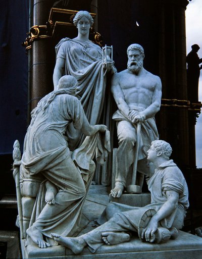 Teoksia, veistosryhmä Albert Memorialista, valmistunut 1876 (graniitti) tekijältä Henry Weekes