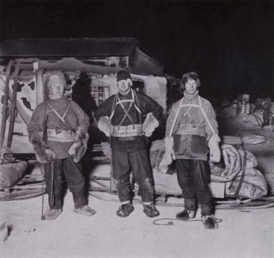 Tri Wilson, luutnantti Bowers ja Cherry-Garrard lähdössä Cape Crozieriin (m/v kuva) tekijältä Herbert Ponting
