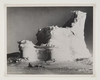 Castle Berg (bromidiprintti) tekijältä Herbert Ponting
