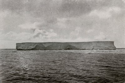 Ensimmäinen jäävuori, c1910, 1913 tekijältä Herbert Ponting