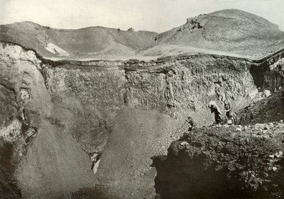 Fuji-Sanin pyhä kraatteri, 1910. tekijältä Herbert Ponting