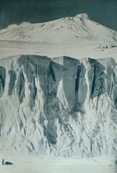 Erebus-vuoren vallit, c1911, 1913 tekijältä Herbert Ponting