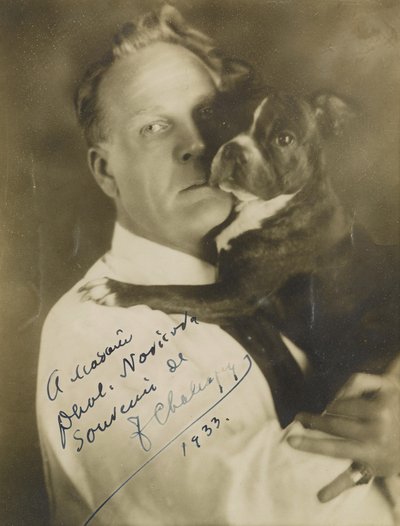 Laulaja Feodor Ivanovitš Chaliapinin muotokuva 1873-1938, n. 1930. tekijältä Herman Mishkin