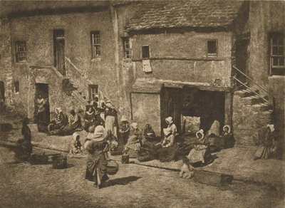 [Naiset ja lapset syöttävät siimoja, Fishergate, St Andrews] tekijältä Hill and Adamson