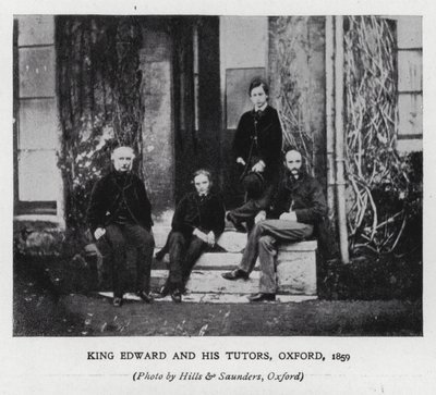 Kuningas Edward VII ja hänen tutorinsa Oxfordin yliopistossa tekijältä Hills and Saunders