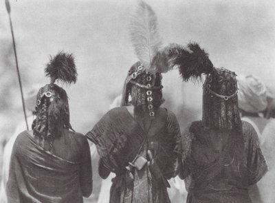Afrikka: Aulad Hamidin päähine (s/w-kuva). tekijältä Hugo Adolf Bernatzik