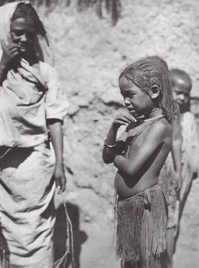 Afrikka: Omdurmanin lapset (s/w-kuva). tekijältä Hugo Adolf Bernatzik
