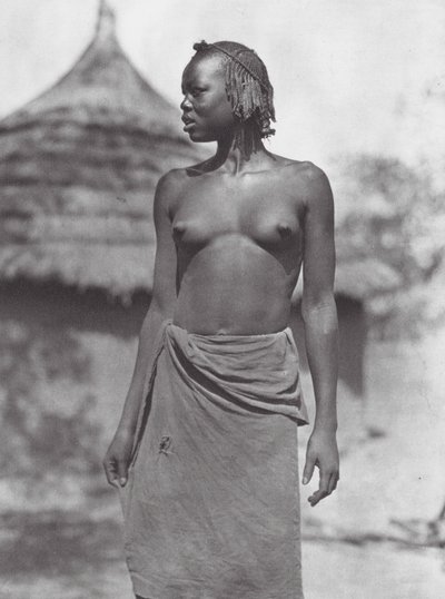 Afrikka: Eliri-tyttö (s/w-kuva) tekijältä Hugo Adolf Bernatzik