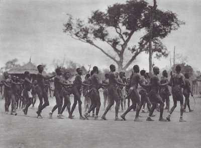 Afrikka: Moru-tanssi (s/w-kuva) tekijältä Hugo Adolf Bernatzik