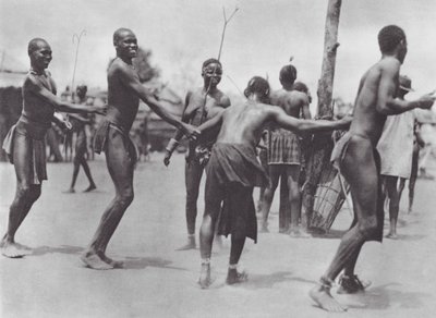 Afrikka: Moru Round Dance (s/w valokuva) tekijältä Hugo Adolf Bernatzik