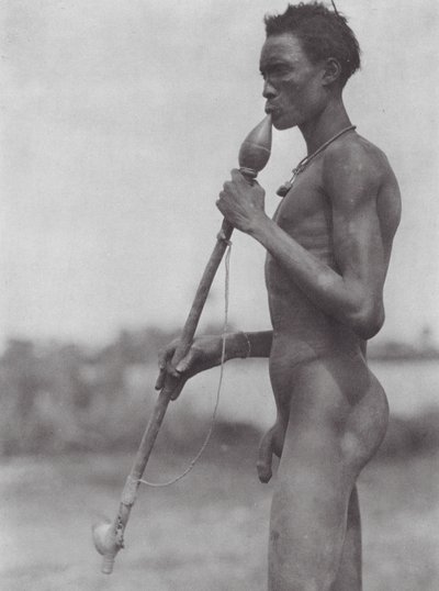 Afrikka: Bahr el Zerafilla (s/w-kuva). tekijältä Hugo Adolf Bernatzik