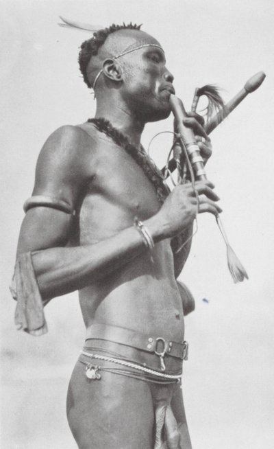Keski-Afrikan njambara (s/w-kuva) tekijältä Hugo Adolf Bernatzik