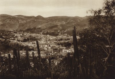 Meksiko: Guanajuato, kylän kokonaisnäkymä (s/w-kuva) tekijältä Hugo Brehme