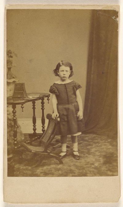 D.A. Totter [pieni tyttö, seisoo] tekijältä I. Clarke