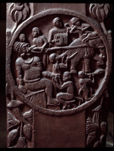 Buddhalaisuus: "Apinat vangitsevat norsun ja raahaavat sen irrottaakseen jättiläisen hampaan) yksityiskohta du stupa de Bharhut (Barhut, Barouth) Mustan kiven matala kohokuvio, 2. vuosisadalla eKr. (2. vuosisadalla eKr.) - Kalkutta, Intian museo tekijältä Indian School