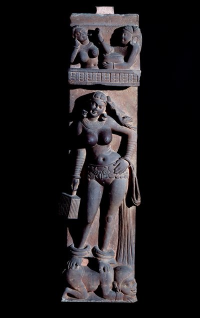 Hindulaisuus: Yakshini (Yaksi) luonnonhengen esitys, häkki ja papukaija, hän seisoo kääpiön päällä - (Jaksi papukaijan ja häkin kanssa, hän seisoo kääpiön päällä) Mathuran veistos, gres (Mathura-veistos , hiekkakivi) 2. vuosisadalla (2. vuosisata tekijältä Indian School
