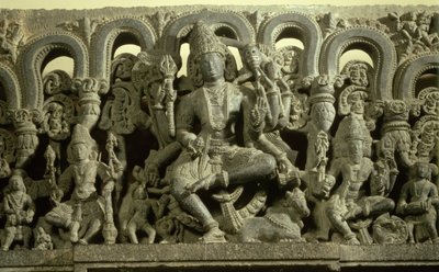 Kolminaisuutta kuvaava sarake: Siva, Brahma ja Vishnu, Warangal, Kakatiya tekijältä Indian School