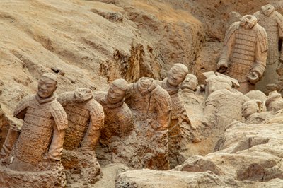 Terra Cotta -soturimuseossa eri sotureita kuopan 1 alueella, 2009 (kuva). tekijältä Ira Block