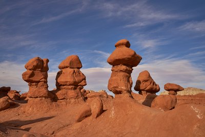Kalliomuodostelmia Goblin Valley State Parkissa Utahissa, 2020 (kuva) (kuva) tekijältä Ira Block
