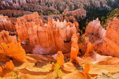 Auringonnousu Bryce Canyonin kansallispuistossa, 2012 (kuva) tekijältä Ira Block