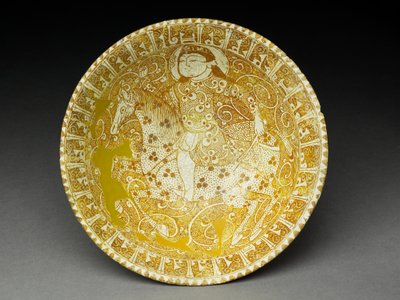Kulho Horsemenilla ja Pseudo-Kufic-kirjoituksella (fritware, jossa on kiiltävä pintalasi) tekijältä Iranian School