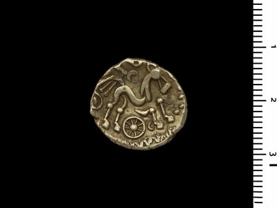 Kolikko Henley Hoardista, noin 50 eKr. (kulta) tekijältä Iron Age