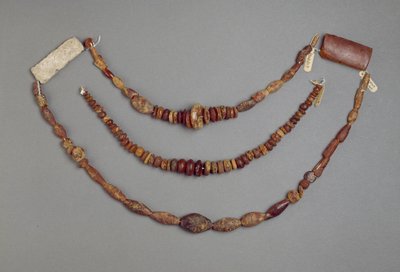 Hallstatt-kauden kaulakoru (meripihka) tekijältä Iron Age