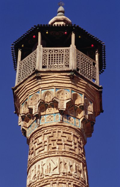 Hienostunut tiili Semnan-minareetin huipulla (tiili) tekijältä Islamic School