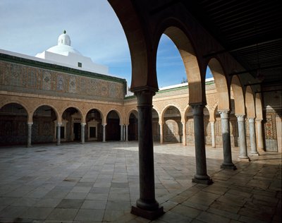 Parturin moskeija tai Sidi Sahabin mausoleumi tekijältä Islamic School