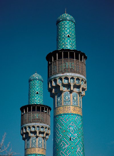 Näkymä Shahin moskeijan (tunnetaan myös nimellä Imam Mosque) minareeteista tekijältä Islamic School