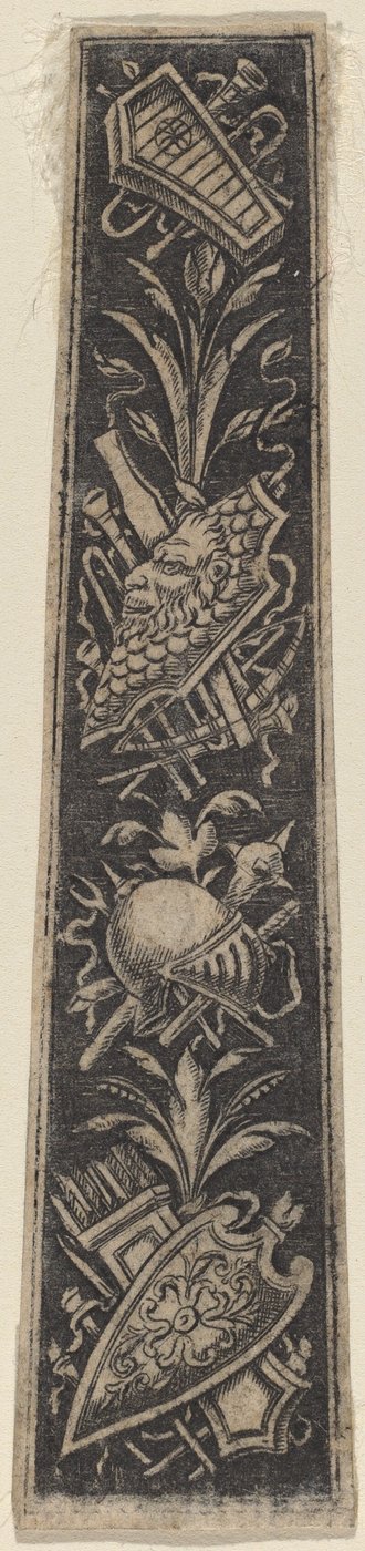 Koristelautanen panssari- ja soittimilla tekijältä Italian 18th or 19th Century