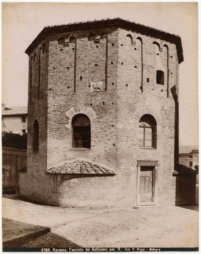 Neonin tai ortodoksisen kastekappeli, Ravenna, Emilia-Romagna, Italia, valokuva Pietro Poppi, Bologna, n. 1900 tekijältä Italian Photographer