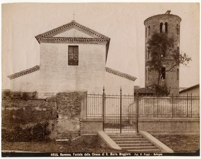 Pyhän Maria Majorin kirkko, Ravenna, Emilia-Romagna, Italia, valokuva Pietro Poppi, Bologna, n. 1900 tekijältä Italian Photographer